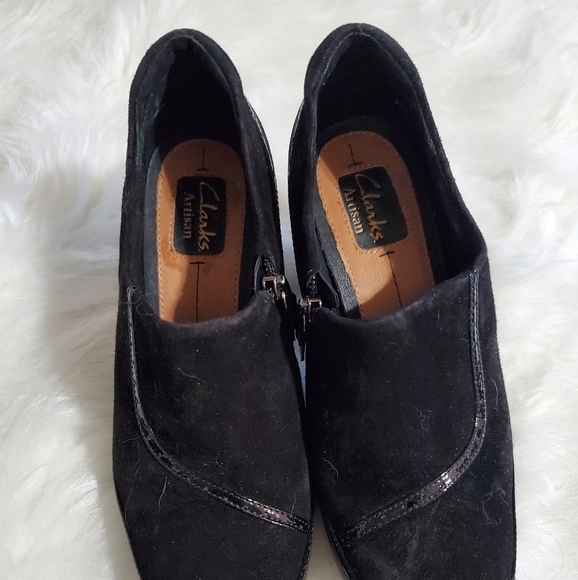 Clarks ankle bootie heels - Picture 2 of 6